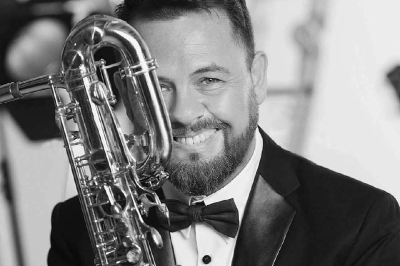 Michi y su saxofón: del ENET de Jujuy a telonear 22 veces a Serrat | Espectáculos