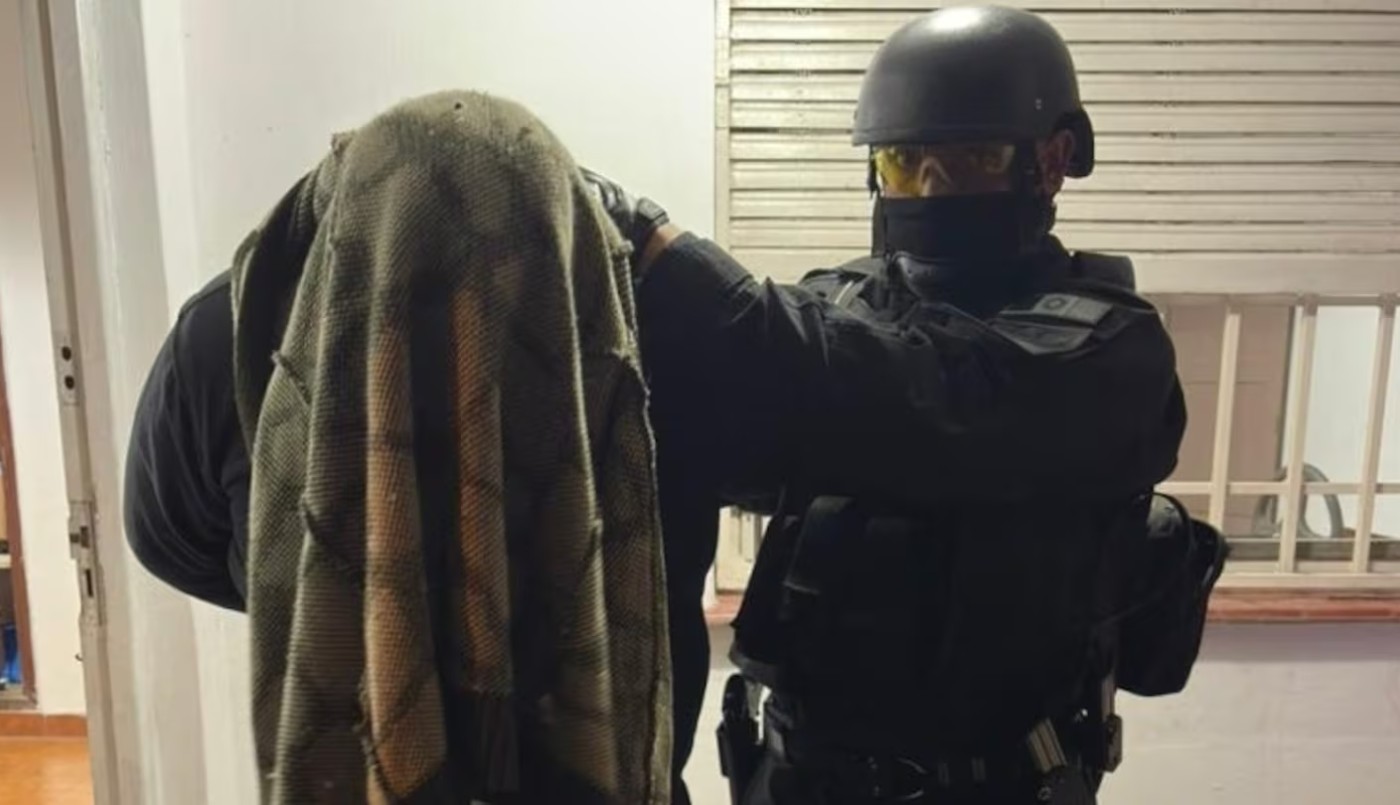 Desbaratan banda de venta de drogas “puerta a puerta” en Cosquín: tres detenidos | Córdoba