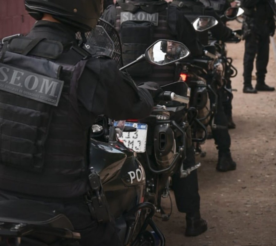 Barrio Zumarán: lo sorprendieron en moto con un arma cargada y fue detenido | Córdoba