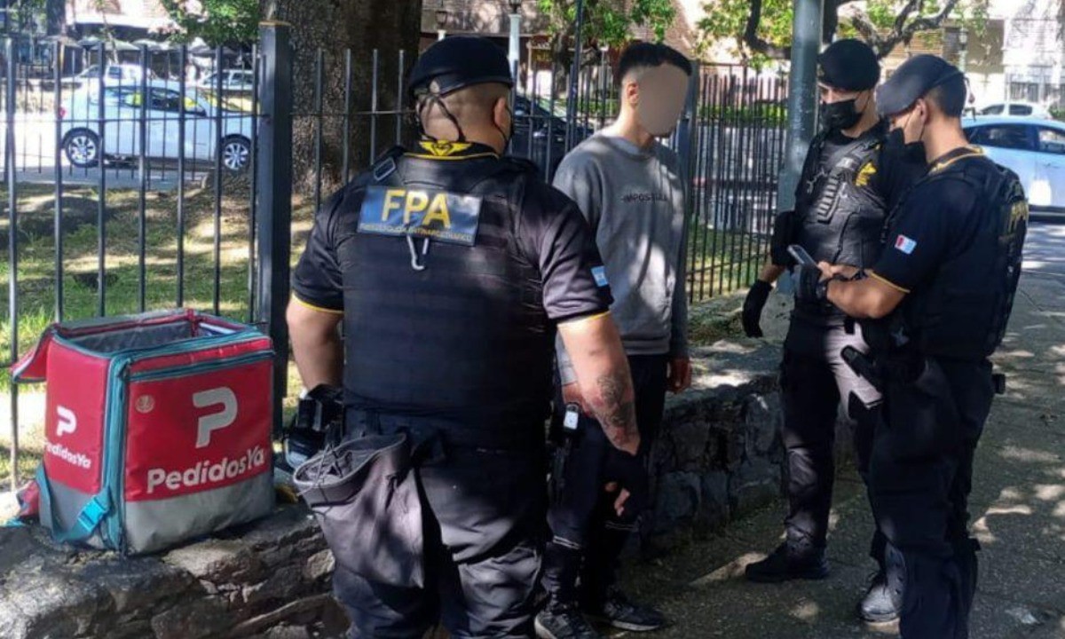 Repartidor detenido con marihuana y más de $300 mil en efectivo | Córdoba