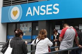 ANSES confirmó el calendario de pagos 2026 para jubilados, AUH y Tarjeta Alimentar | Actualidad