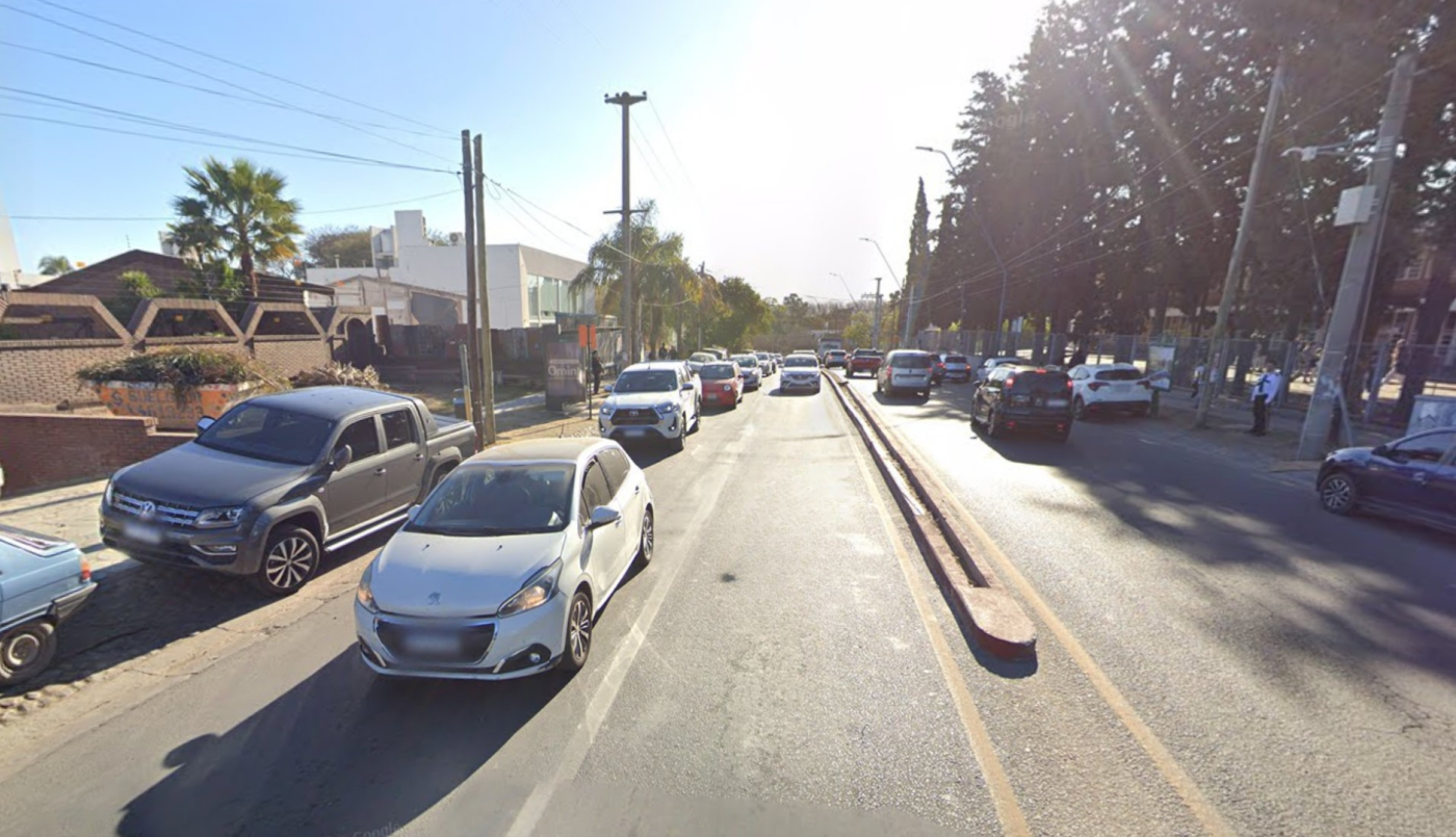 B° Argüello: le robaron el auto con sus hijos adentro y logró rescatarlos a tiempo | Córdoba