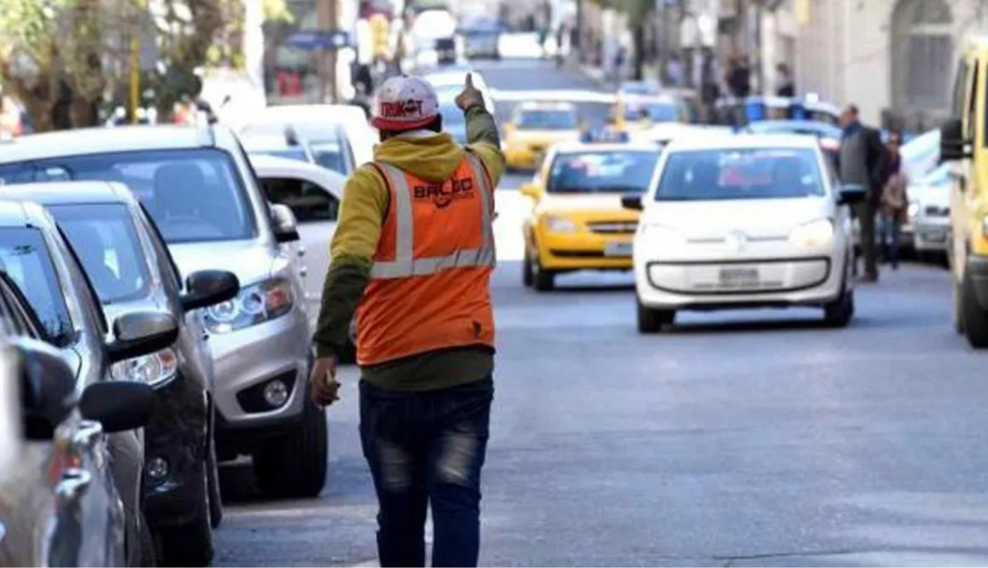 Detuvieron a un naranjita por exigir dinero a automovilistas y enfrentarse con la Policía | Córdoba
