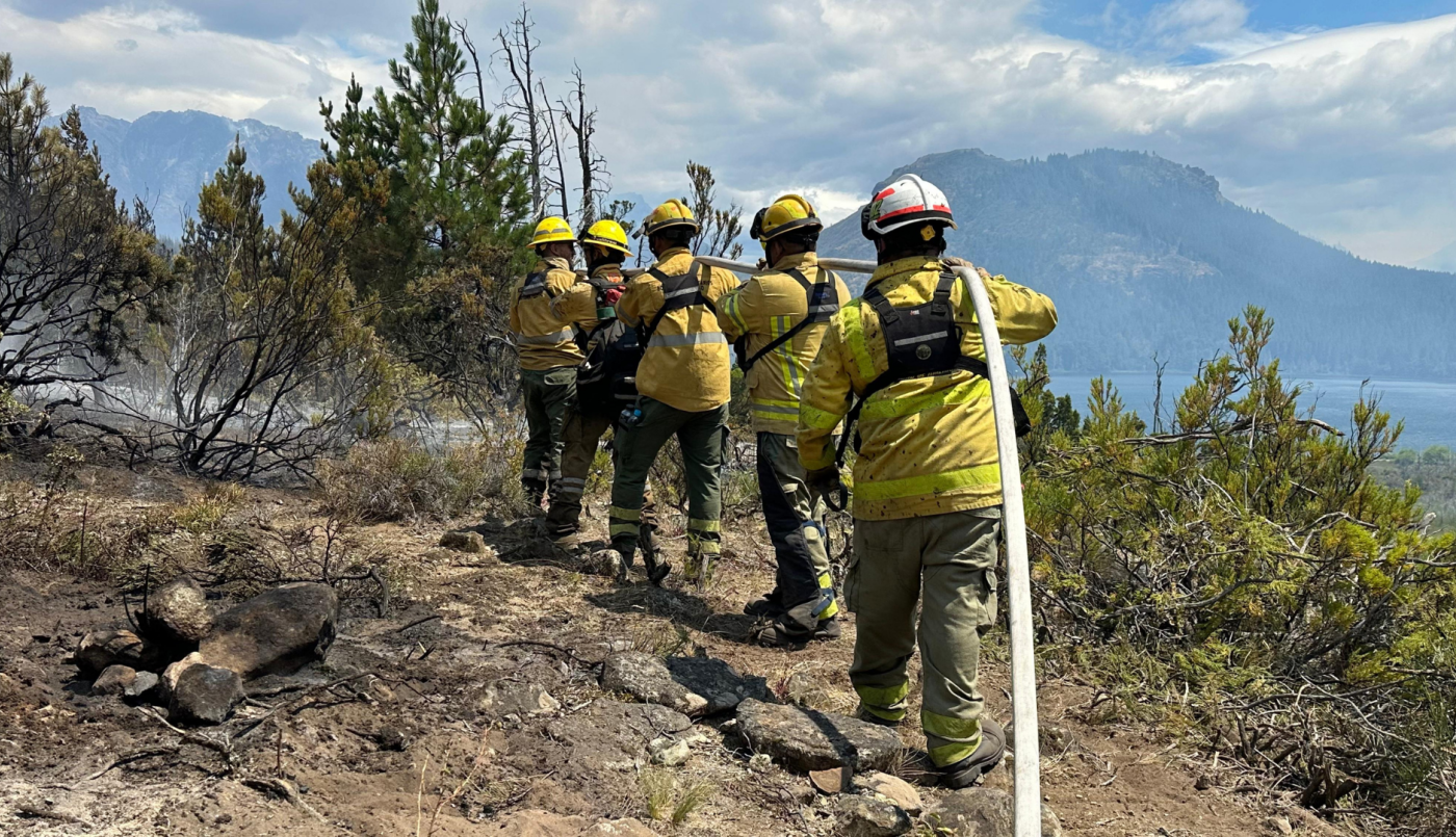 Bomberos de Córdoba siguen combatiendo incendios en El Maitén, uno de los focos activos en Chubut | Córdoba