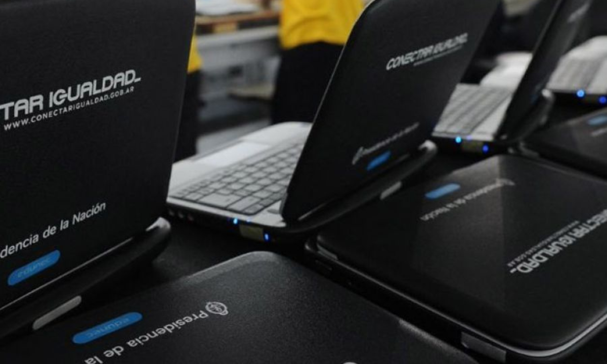 Recuperan 1.800 notebooks escolares desviadas en Buenos Aires | Actualidad