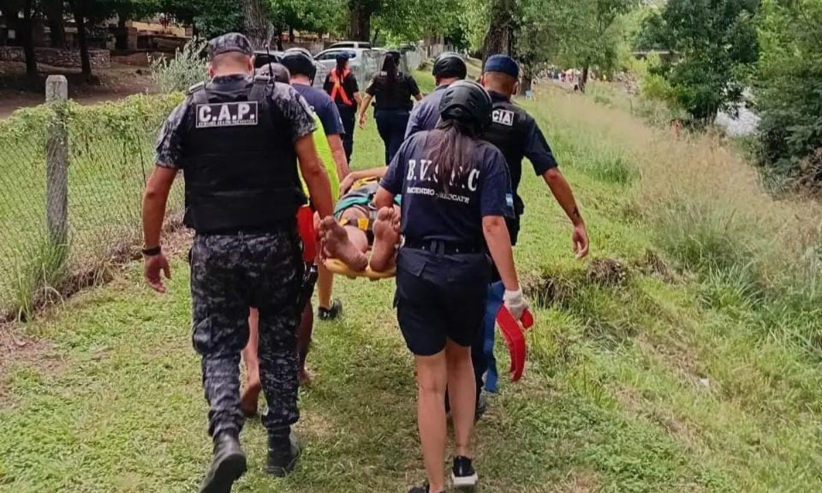 Rescate de un turista en La Olla: operativo de emergencia en el río de Santa Rosa | Córdoba