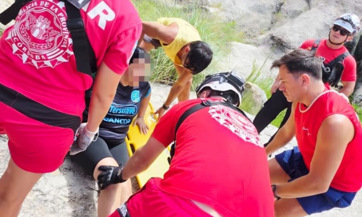Rescate en Mina Clavero: auxilian a una mujer accidentada en el Nido del Águila | Córdoba