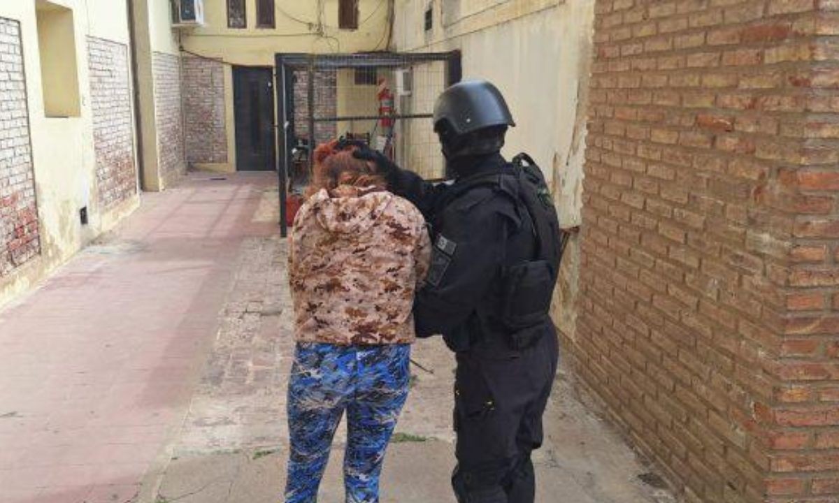 San Francisco: una joven violó su arresto domiciliario y cayó con droga en plena calle | Córdoba