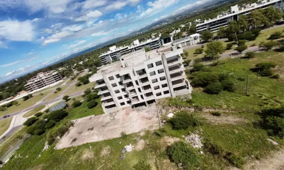 Córdoba: Subasta histórica de un complejo abandonado en Valle Escondido | Córdoba