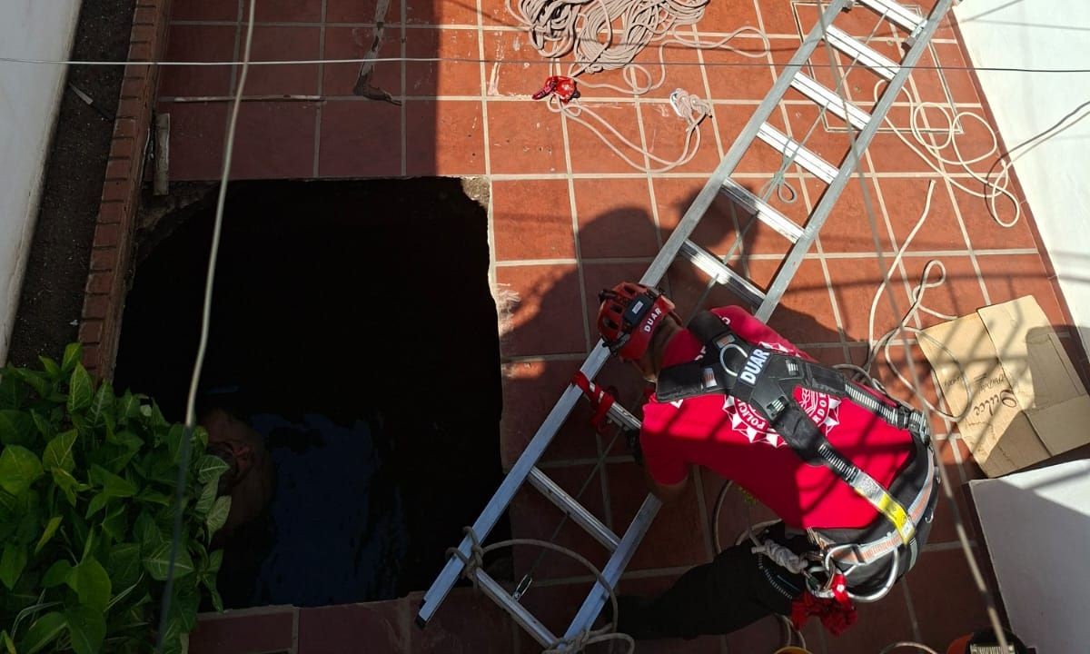 Un hombre cayó a un pozo ciego de ocho metros en Alto Alberdi | Córdoba