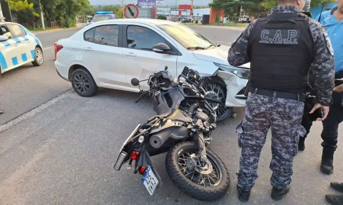 Un policía resultó herido tras una persecución y un fuerte choque en La Falda | Córdoba