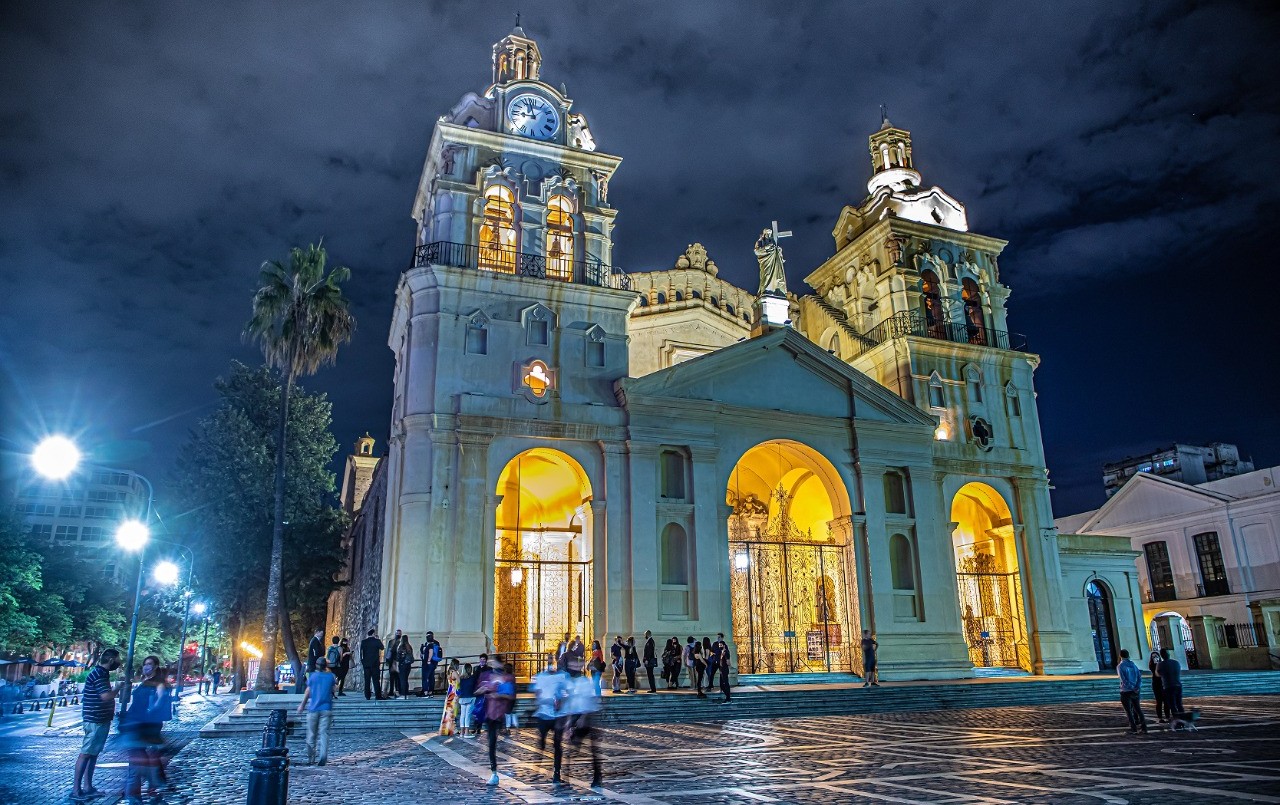Tres noches de fe, cultura y música gratuita en la explanada de la Catedral de Córdoba | Visita Córdoba