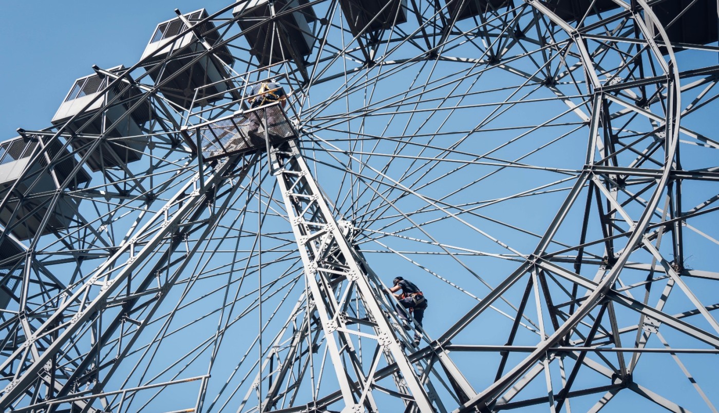 La Rueda Eiffel del Parque Sarmiento volvió a girar en su control mensual de mantenimiento | Córdoba