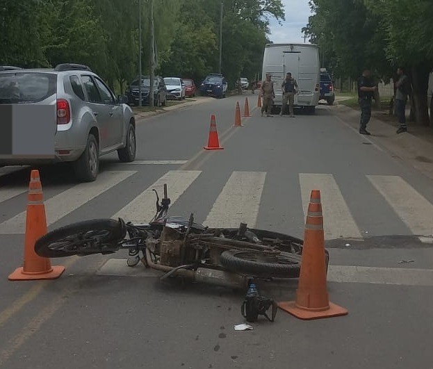Un motociclista quedó en grave estado tras chocar contra un colectivo penitenciario | Córdoba