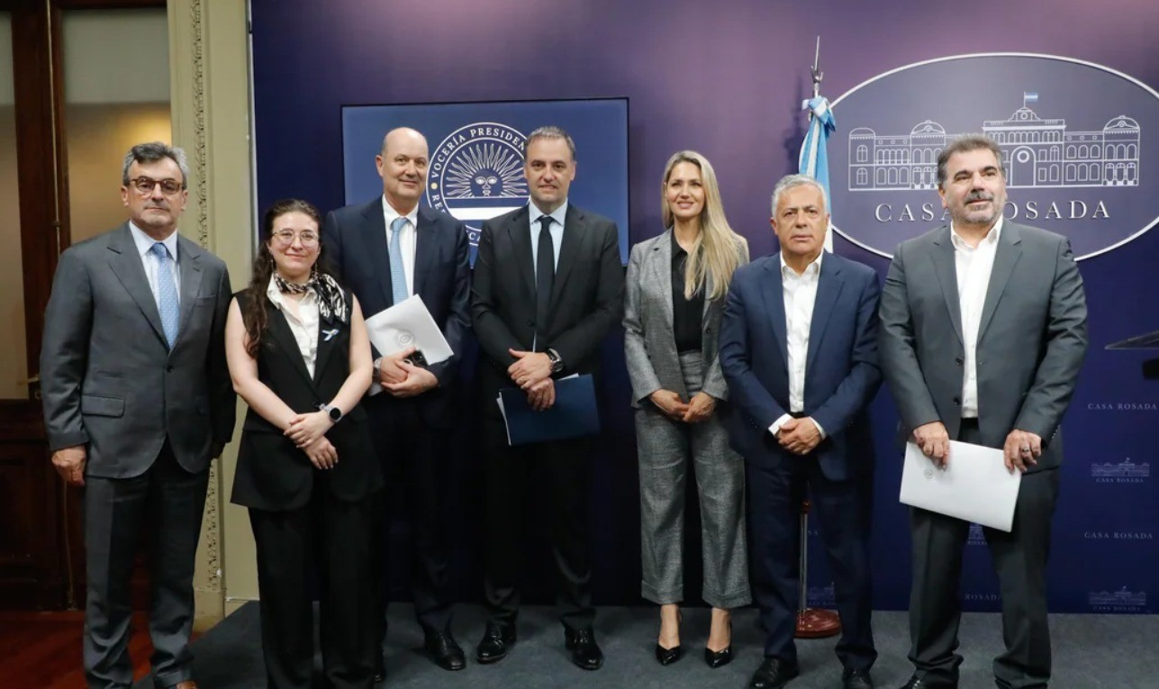 Adorni anunció que el Consejo de Mayo consensuó ocho iniciativas que serán tratadas en extraordinarias | Política y economía