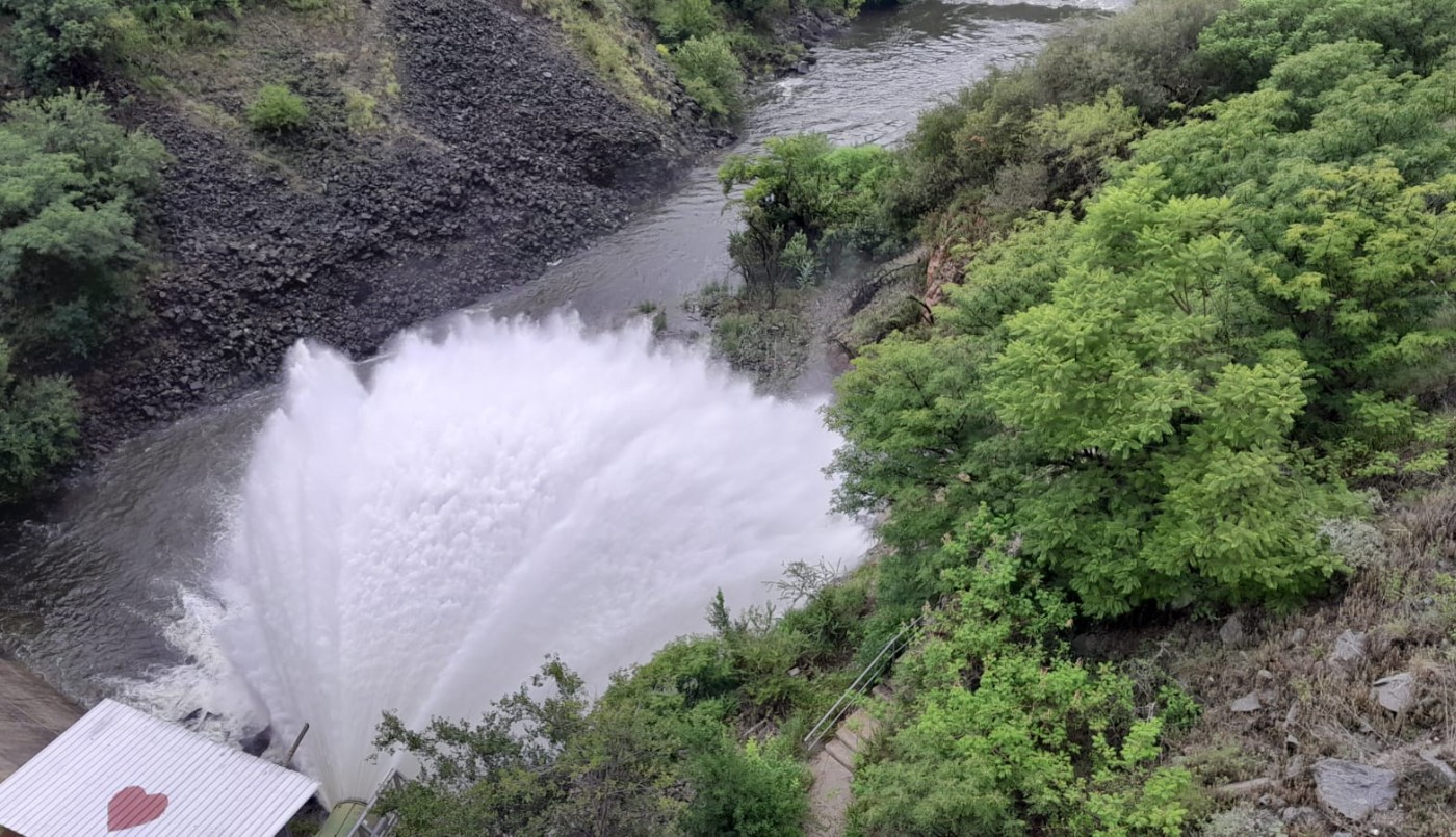 Las lluvias activaron la “cola de novia” en el Dique San Roque y atrajeron a turistas | Córdoba