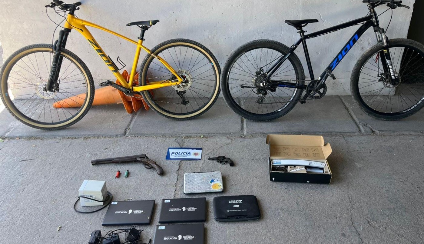 Allanamientos en Río Cuarto: hallaron armas y elementos sustraídos a una institución educativa | Córdoba