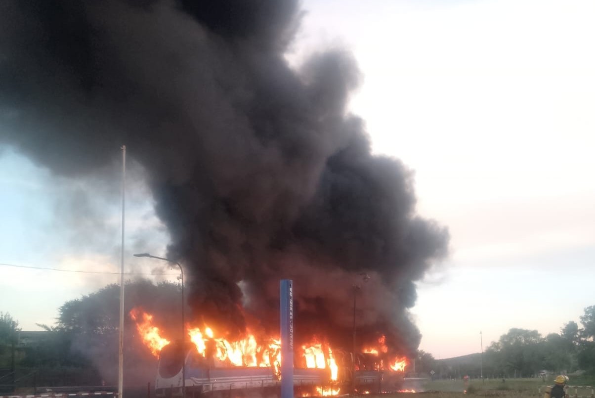 Pánico en el Tren de las Sierras: se incendió un vagón y los pasajeros fueron evacuados | Córdoba