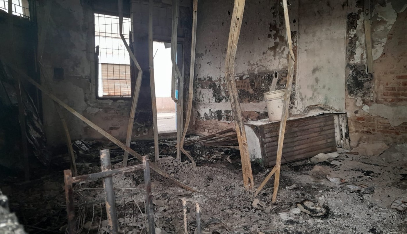 Voraz incendio provocó pérdidas totales en una vivienda de barrio Alberdi | Córdoba