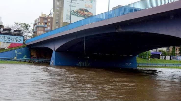 Crecida del Suquía: cortan la Costanera Norte y Sur por prevención | Servicios