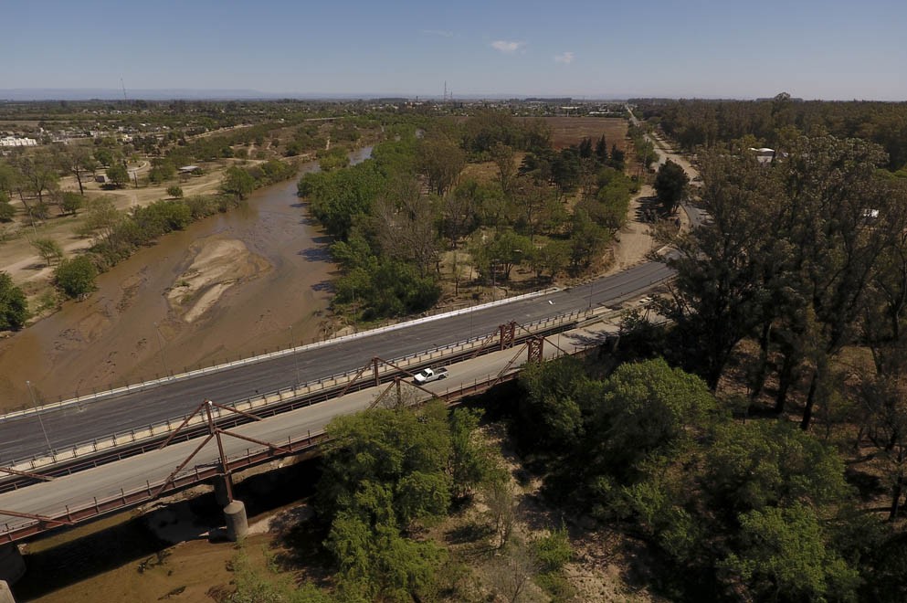 Río Segundo: descubren el cuerpo de un hombre en el río Xanaes a metros del Puente Carretero | Córdoba