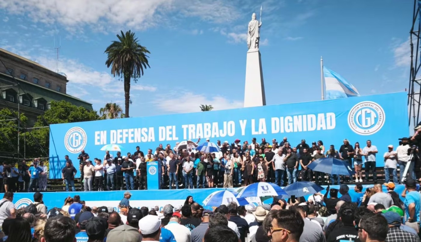 La CGT convocó a un paro general por la reforma laboral: cuándo sería y cómo impactará en el transporte | Servicios