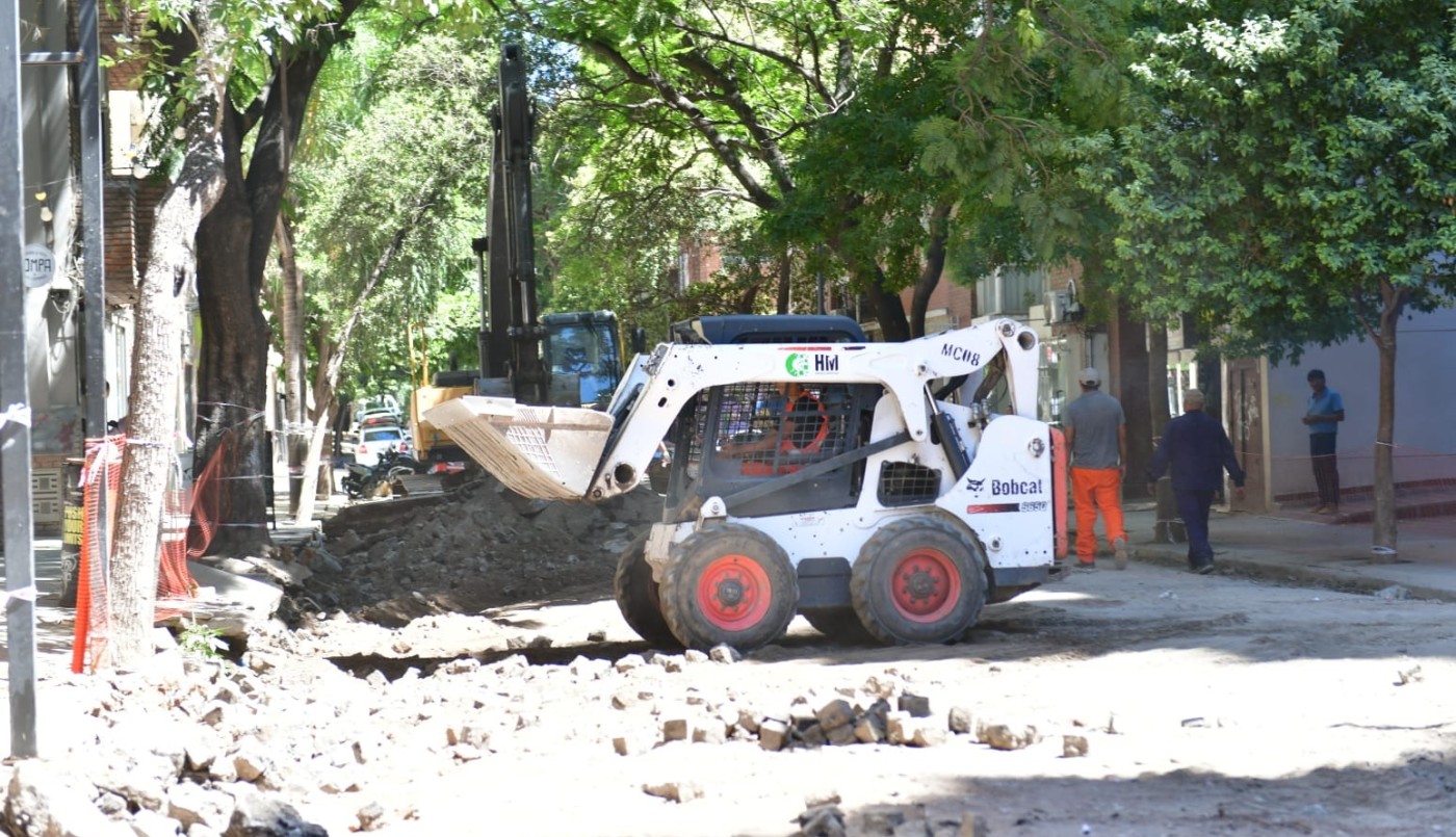 Corte total en Ambrosio Olmos y Crisol por trabajos de bacheo | Servicios