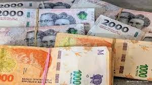 Plazos fijos: las tasas caen y los rendimientos bajan hasta $10.000 en un mes | Política y economía