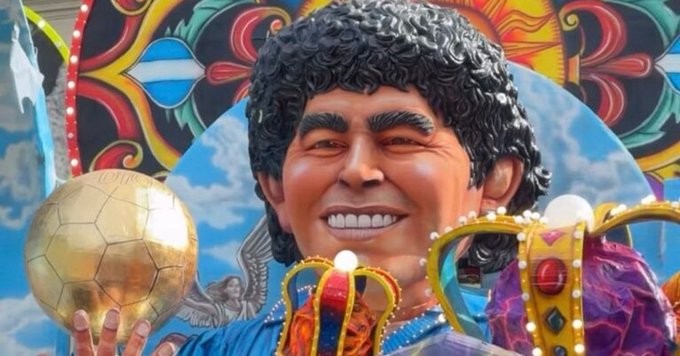 Maradona fue homenajeado con una carroza en el tradicional Carnaval de Acireale en Italia | Actualidad