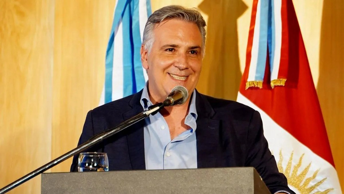 Llaryora será operado este jueves por una hernia epigástrica | Actualidad