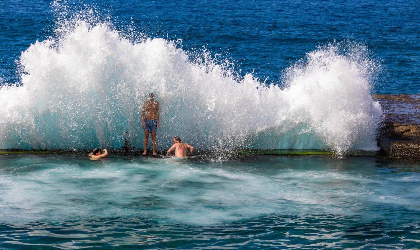 Tragedia en Canarias: una ola gigante arrasó una piscina natural, cuatro muertos y un desaparecido | Internacionales