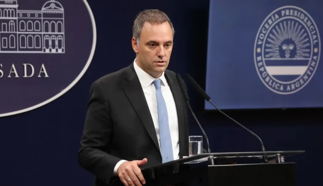 Avanza la investigación sobre Adorni y surgen contradicciones que debilitan su rol político | Política y economía