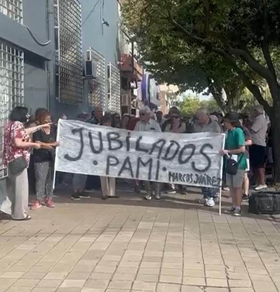 Protesta en Marcos Juárez por el cierre del Sanatorio Sudeste y la atención médica | Córdoba