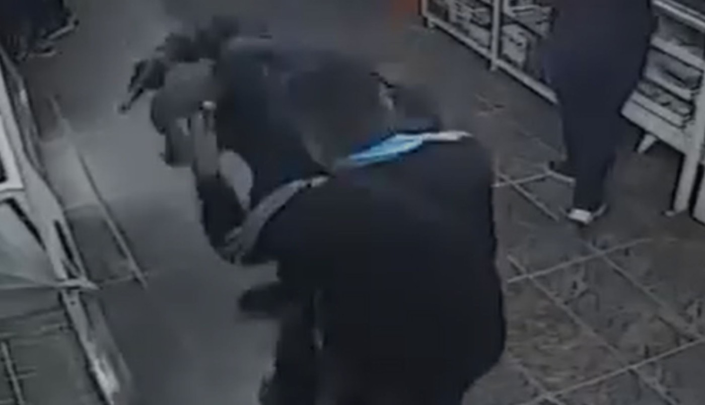 Violento asalto, ladrones vestidos de policía: disparos, fuga y auto incendiado | Córdoba