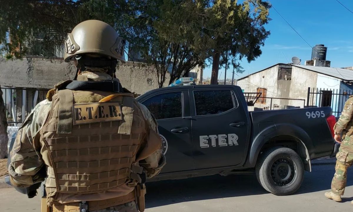 Tensión en Villa El Libertador: detuvieron a una mujer que se atrincheró con niños | Córdoba