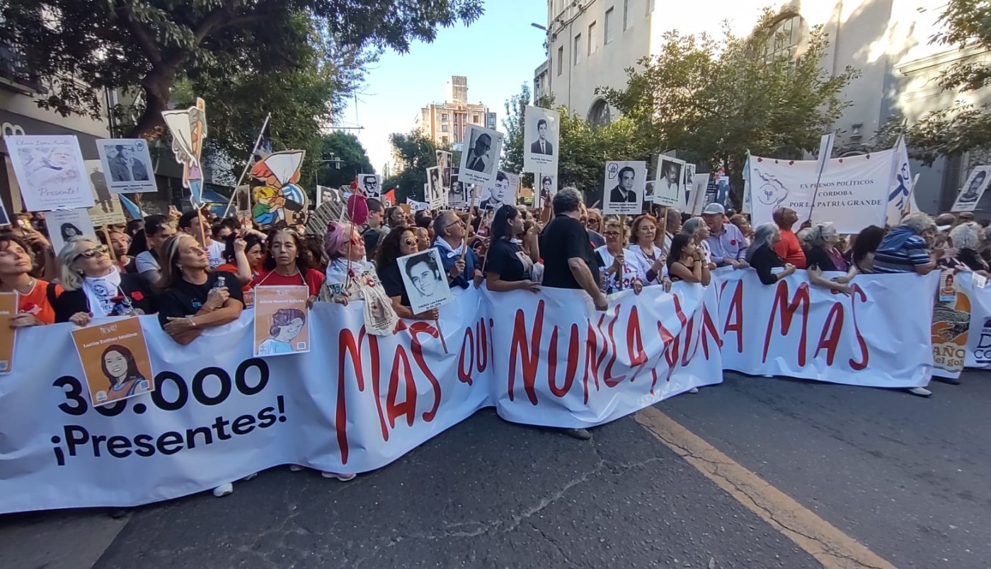 Una marea de memoria: 200 mil personas marcharon en Córdoba con emoción a 50 años del golpe | Córdoba