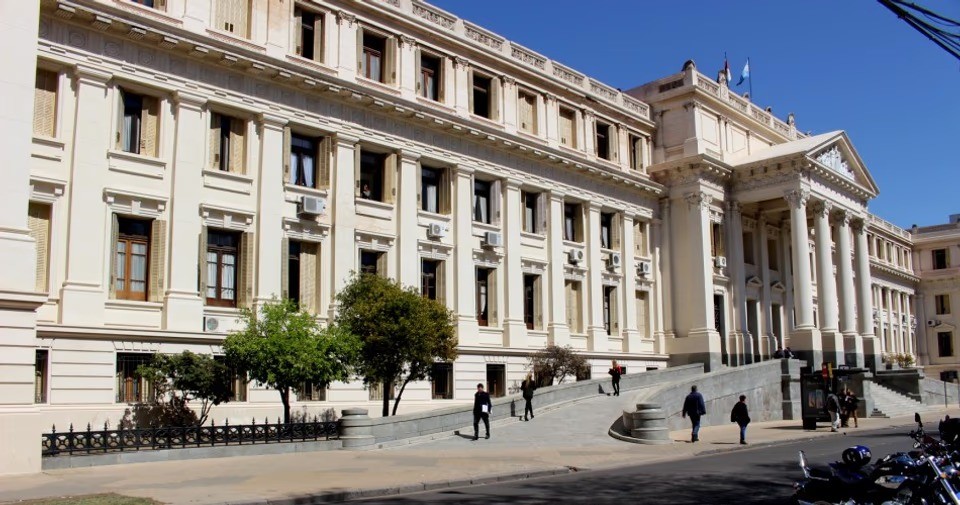 Piden licencia para magistrado señalado por asesorar a un condenado por abuso | Córdoba