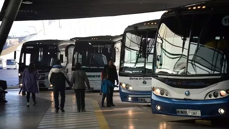 Tensión por el transporte interurbano: empresarios piden aumento y la Provincia intenta frenarlo | Córdoba