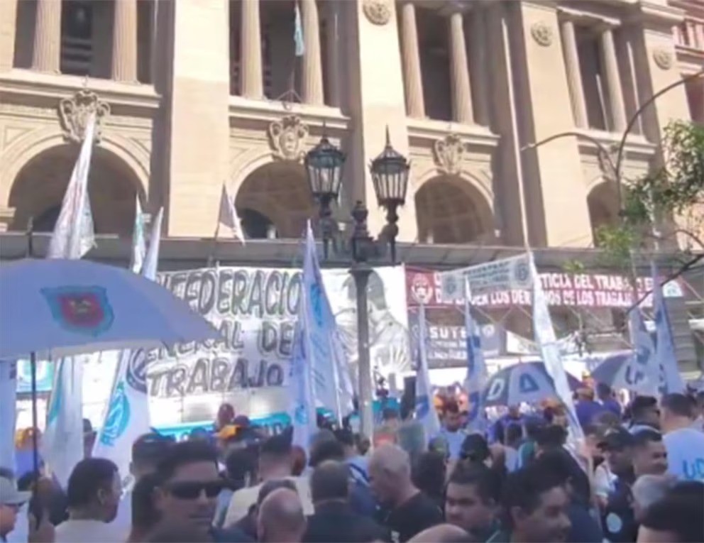 La Justicia frena parte de la reforma laboral y suspende 83 artículos tras un reclamo sindical | Política y economía