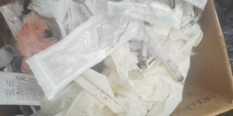 Veterinaria clausurada por arrojar residuos patógenos en contenedores públicos | Córdoba