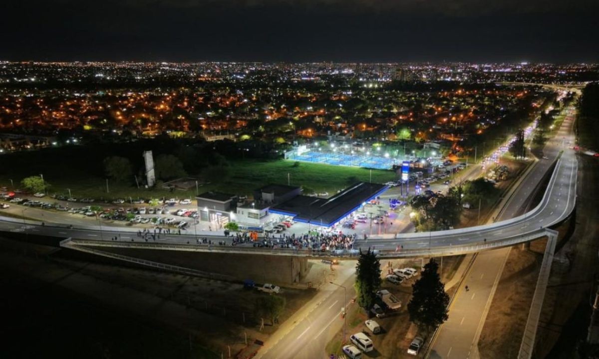 Córdoba: Llaryora inauguró el nuevo altonivel para agilizar el tránsito en Valle Escondido | Córdoba