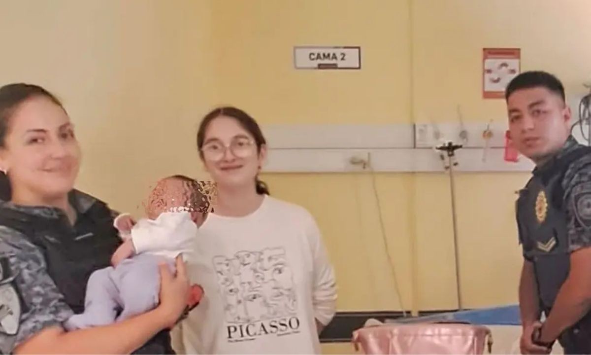 Héroes de azul: salvaron a una bebé de un mes que se había ahogado en Villa María | Córdoba