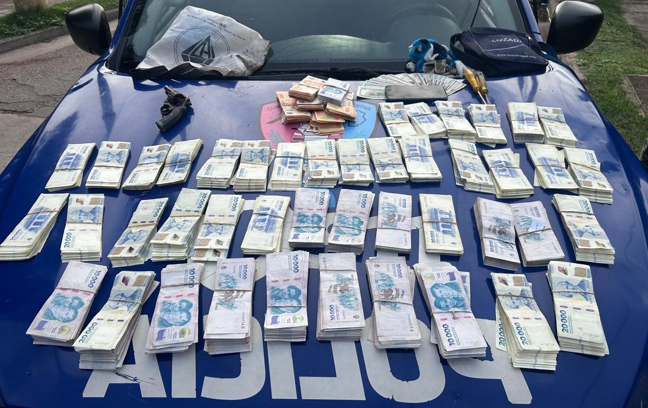 Dos detenidos por un asalto en barrio Sargento Cabral: recuperan dinero y secuestran un arma | Córdoba