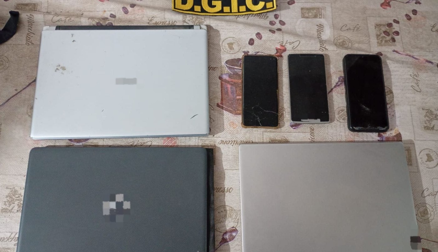 Operativo en Córdoba y Santa Fe: detienen a un hombre y secuestran armas en una causa por robo calificado | Córdoba