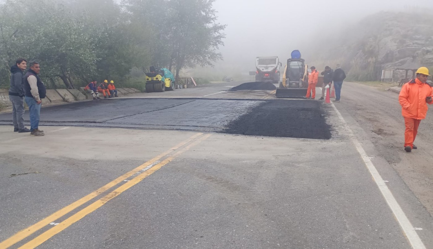 Corte total en Altas Cumbres por un socavón a la altura de La Pampilla: hay desvíos en la zona | Córdoba