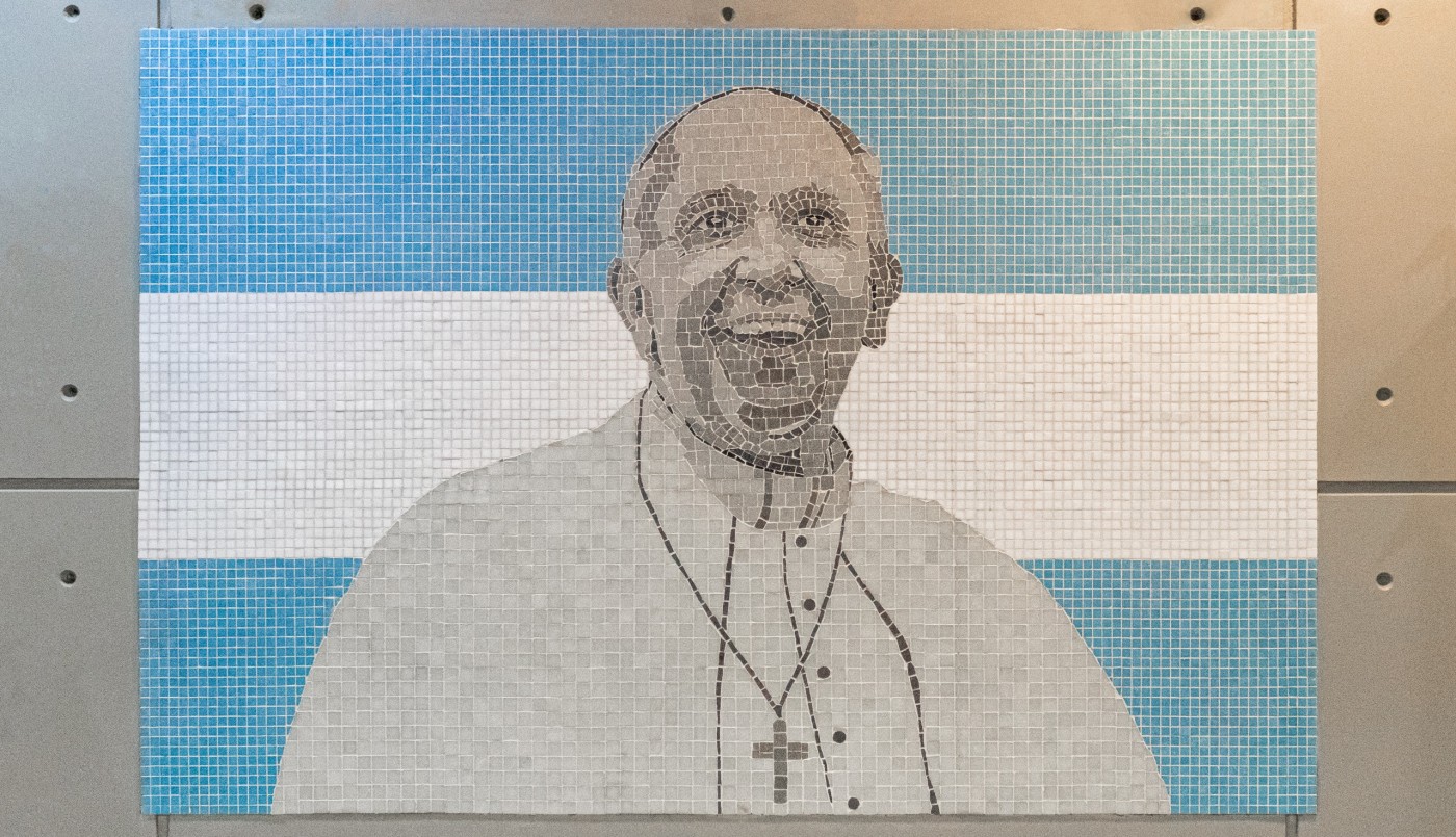 El Subte inaugura un mural en homenaje al Papa Francisco a un año de su fallecimiento | Actualidad