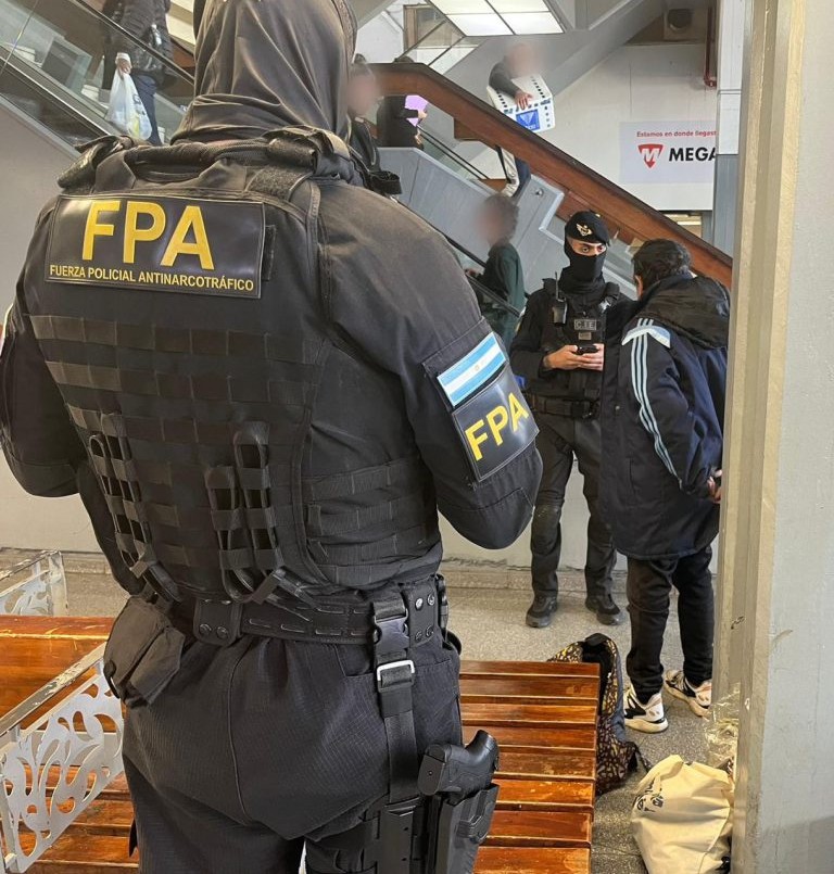 Terminal de Ómnibus de Córdoba: un detenido y secuestro de drogas en controles antinarcóticos | Córdoba