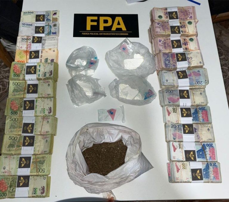 Desbaratan un búnker narco en Colonia Lola: cuatro detenidos y más de 2.000 dosis de droga secuestradas | Córdoba