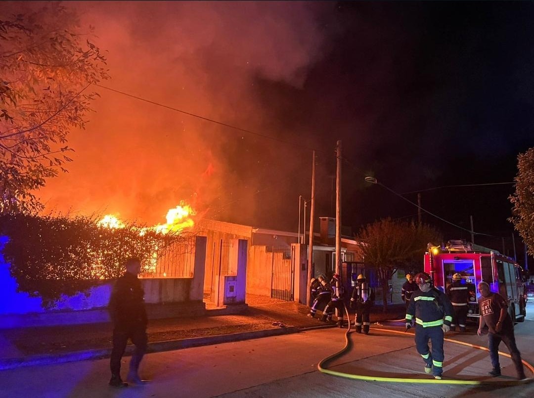 Brutal incendio en Alta Gracia: un hombre sufrió quemaduras de gravedad en su cuerpo | Córdoba
