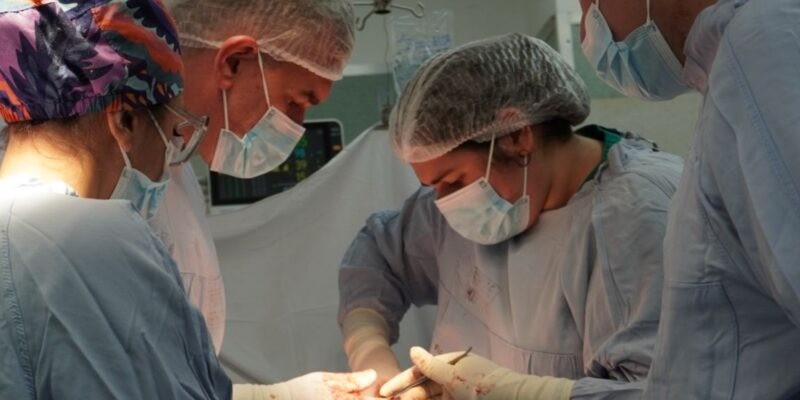 Médicos del Hospital de Urgencias salvaron la vida de una adolescente con una compleja intervención | Córdoba
